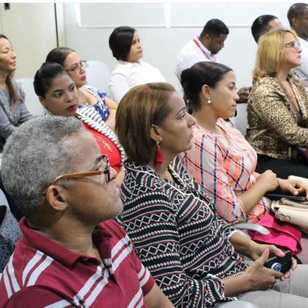 Nuestros centros La Presentación, Santo Niño Jesús y Santa Filomena Fe y Alegría durante el taller de capacitación para liderar el Cepillado Supervisado de Colgate.