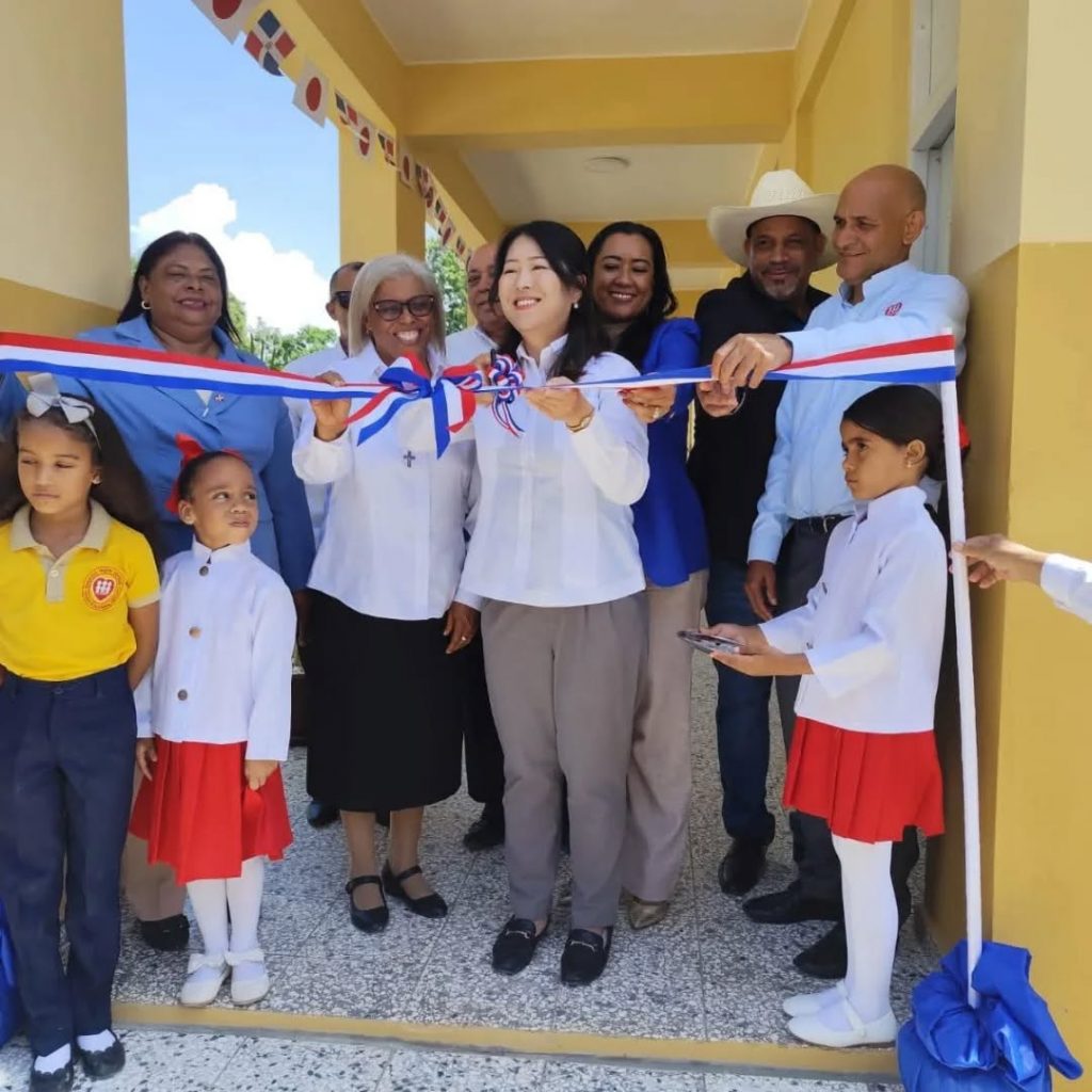 Inauguración en nuestro centro Madre Gertrudis Castañer Fe y Alegría